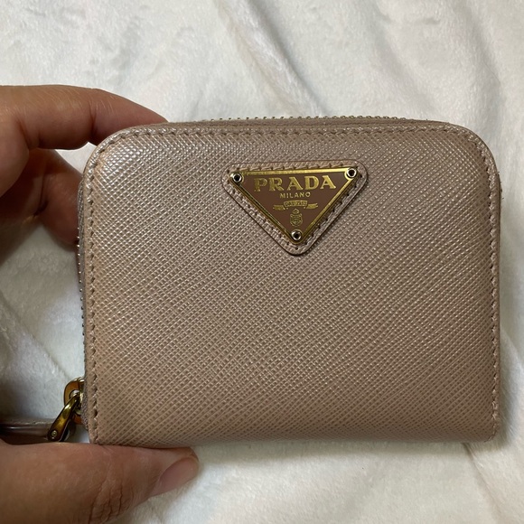 Prada Handbags - Prada Beige Saffiano Card / Coin Zippy Wallet 🤍